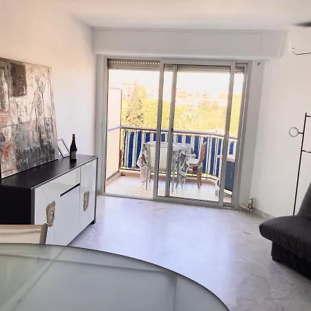 Appartement Charming Quiet Steps From The *
